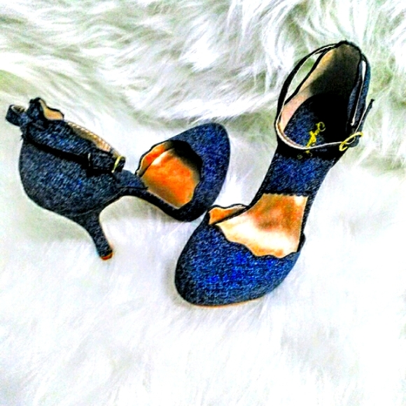 Qupid Shoes - (NEW)! Cute! Blue Denim Heel!